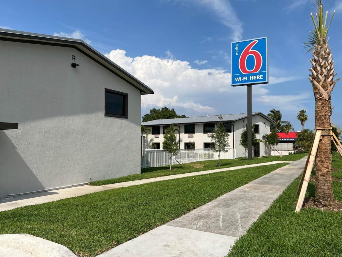 Motel 6-Fort Lauderdale, Fl מראה חיצוני תמונה