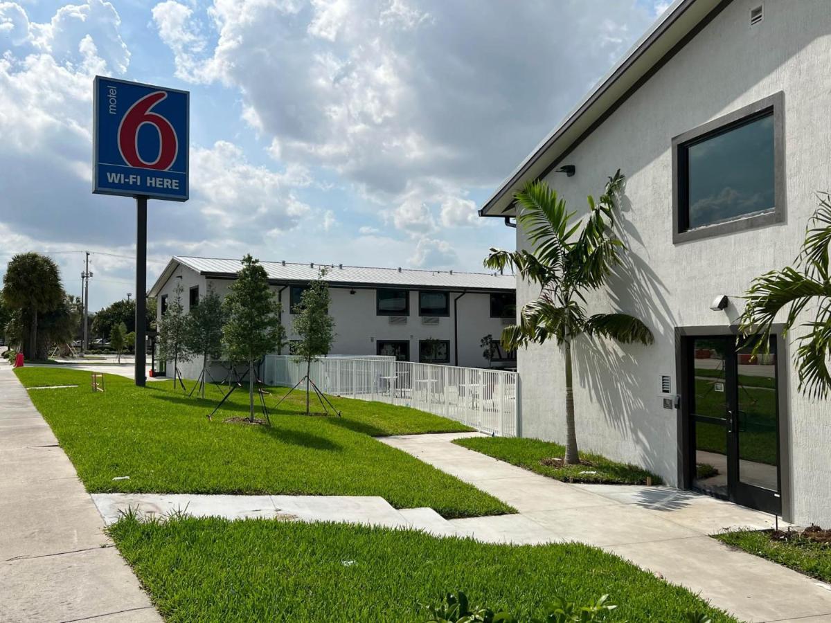 Motel 6-Fort Lauderdale, Fl מראה חיצוני תמונה