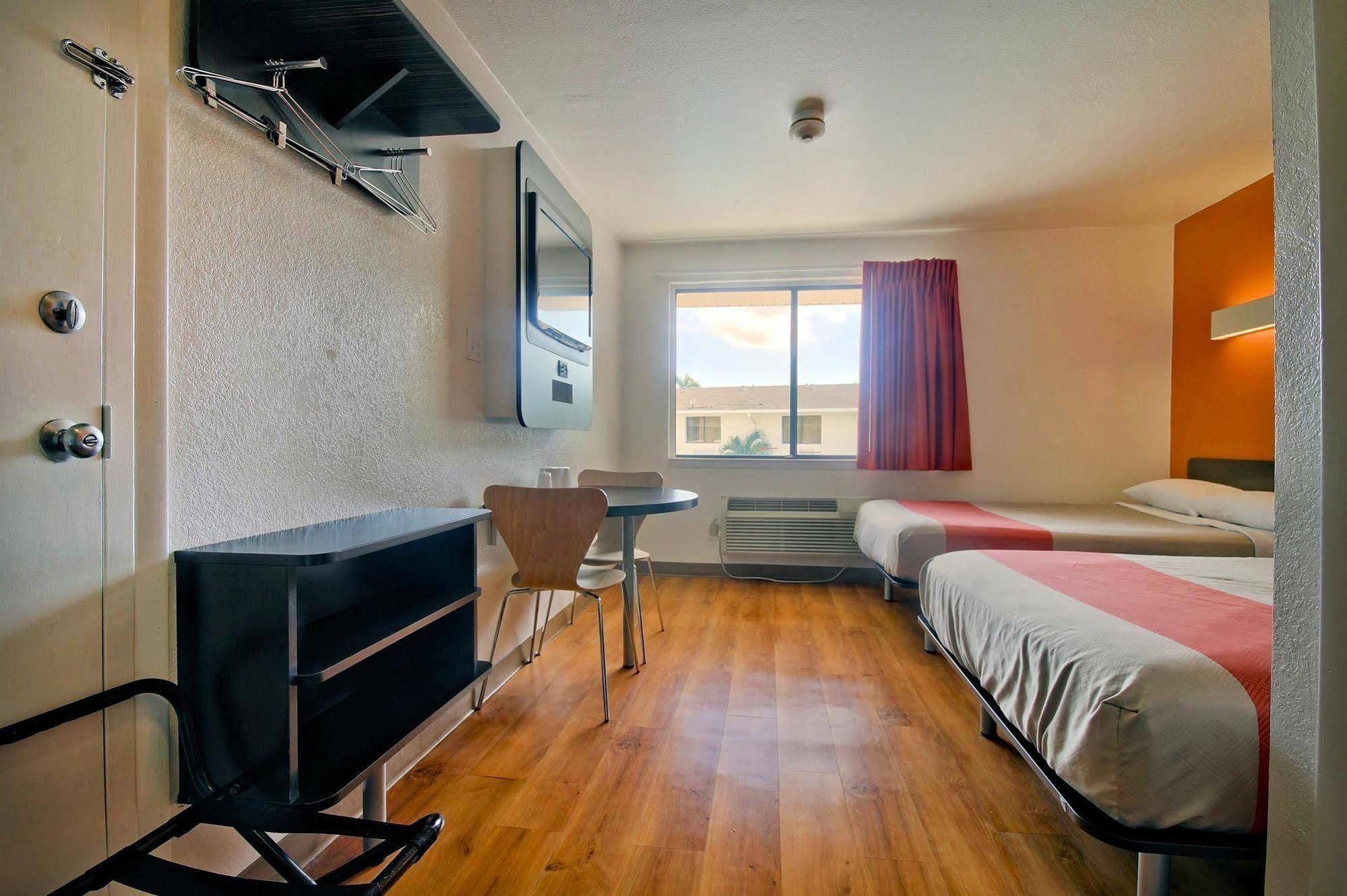 Motel 6-Fort Lauderdale, Fl מראה חיצוני תמונה