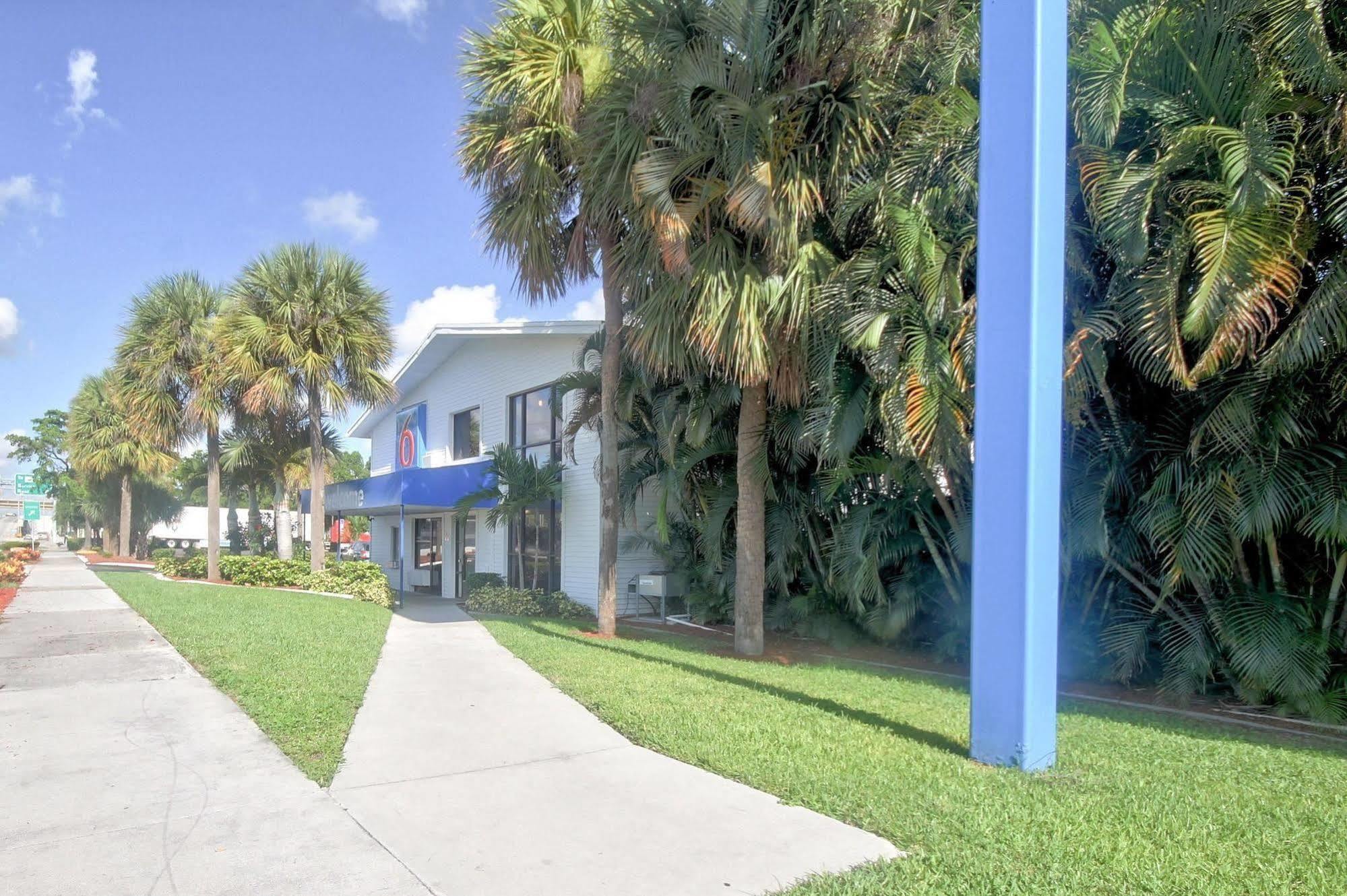 Motel 6-Fort Lauderdale, Fl מראה חיצוני תמונה
